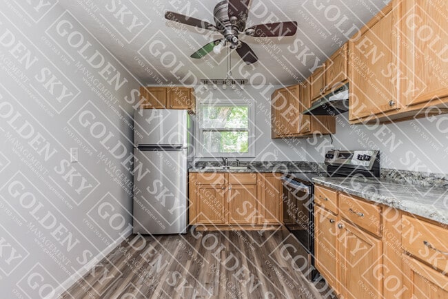 Building Photo - 4305 W Garver Dr