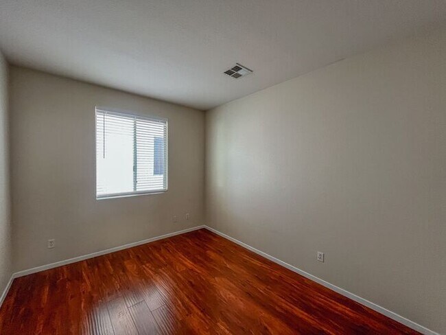 Building Photo - Charming Single-Story Home in a Prime Loca...