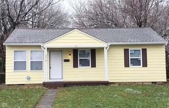Building Photo - 3516 N Hawthorne Ln