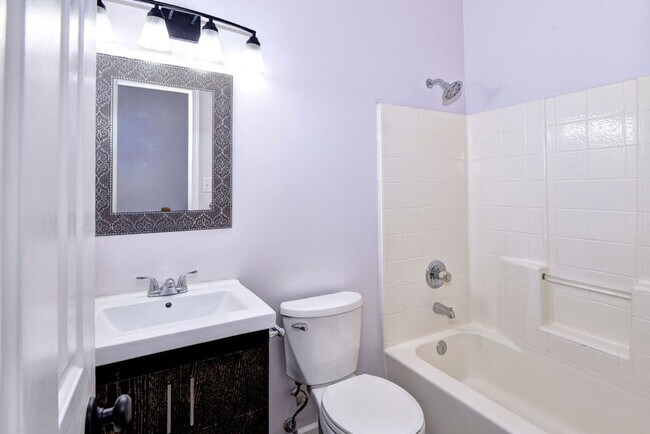 Building Photo - Coventry Townhome Move In Ready.