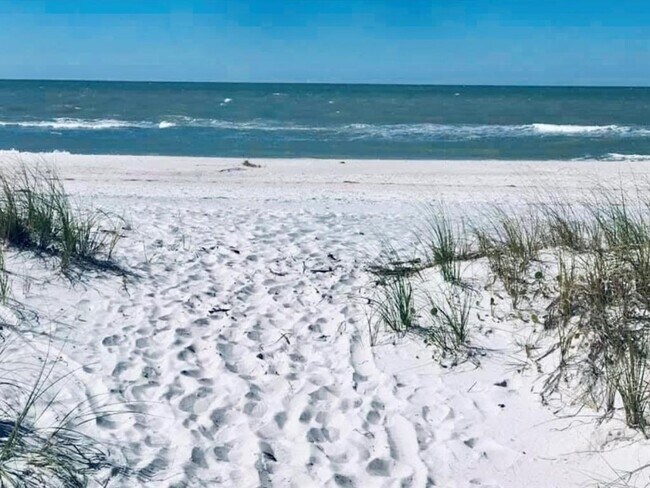 Building Photo - 240 Whisper Lake Rd