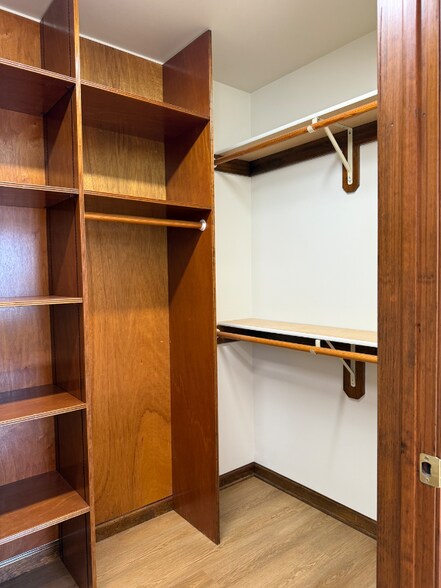 Building Photo - 520 3rd Ave