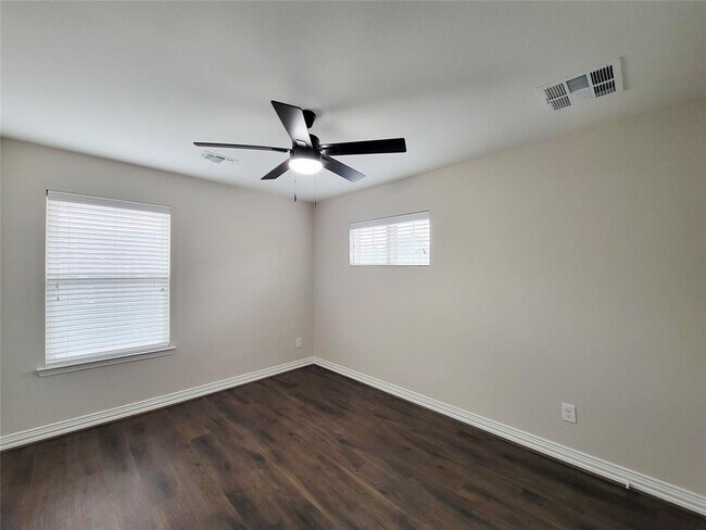 Building Photo - 21422 Beverly Chase Dr