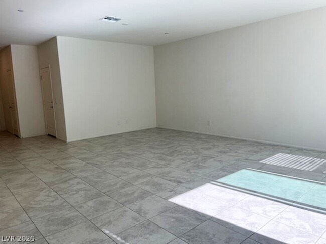 Building Photo - 5363 Lazy Breeze Ave