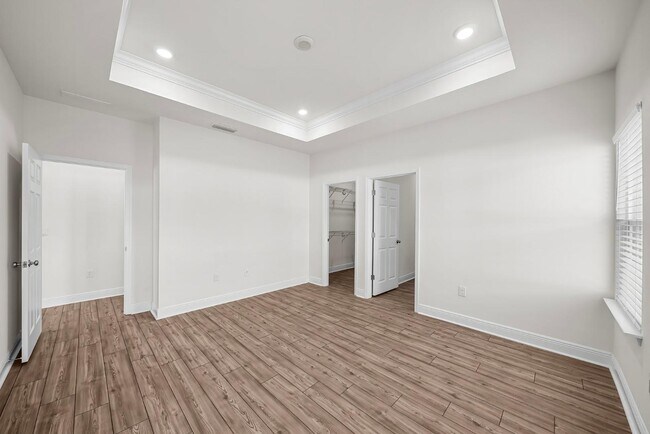 Building Photo - 345 Polaris Pl