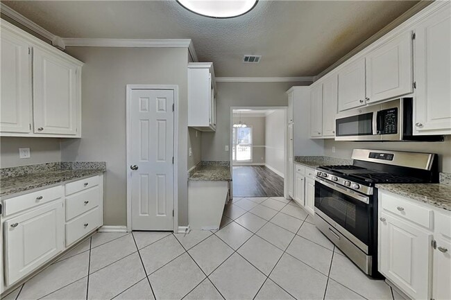 Building Photo - 5305 Rutland Ct