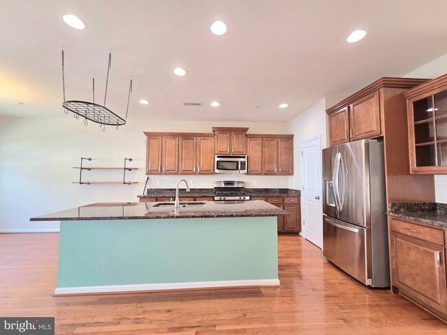 Building Photo - 1113 Red Hawk Way