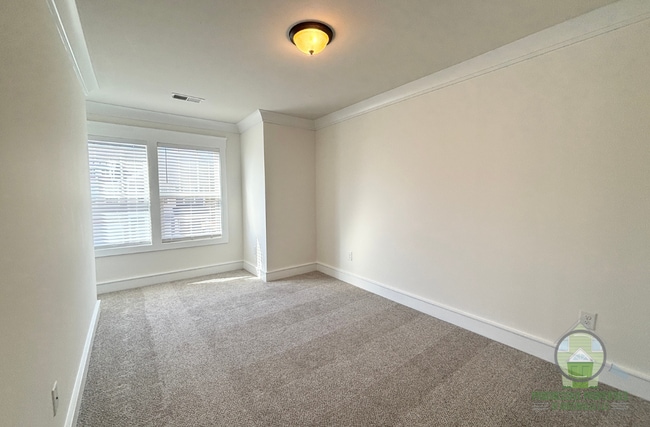 Building Photo - 28 Timber Oak Wy