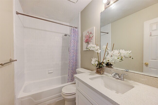 Building Photo - 2915 Blue Mist Dr