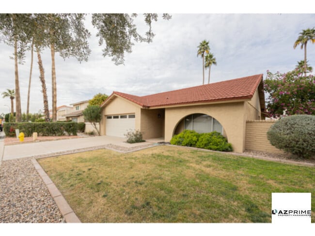 Building Photo - Thoughtful Finishes and Efficient Layout Make This Stunning 3/2 Tempe residence.
