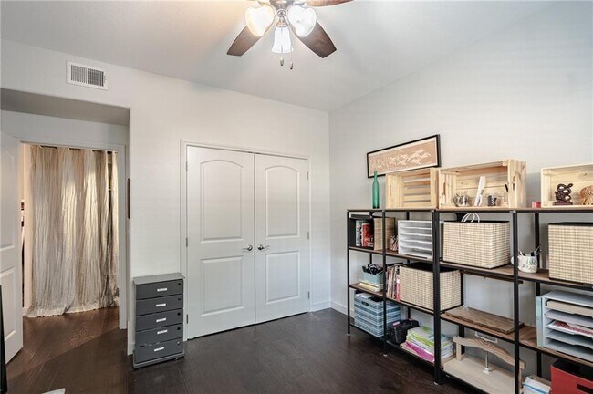 Building Photo - 6810 Deatonhill Dr