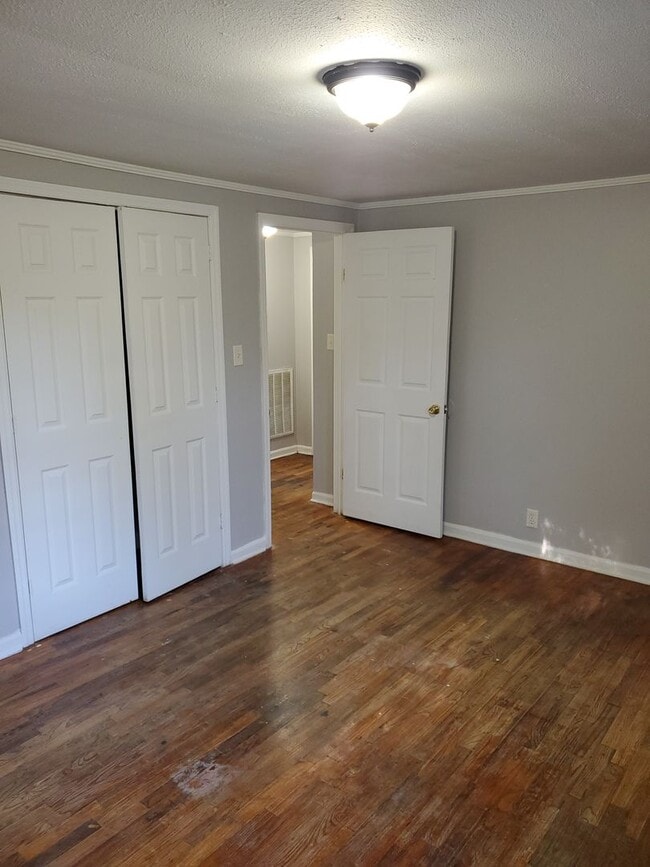 Building Photo - 507 Poplar St