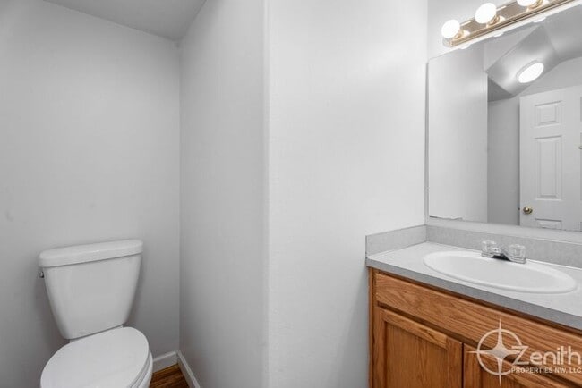 Building Photo - 5113 NE 77th Ave