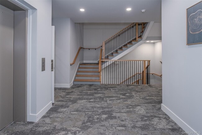 Building Photo - 124 S Main St