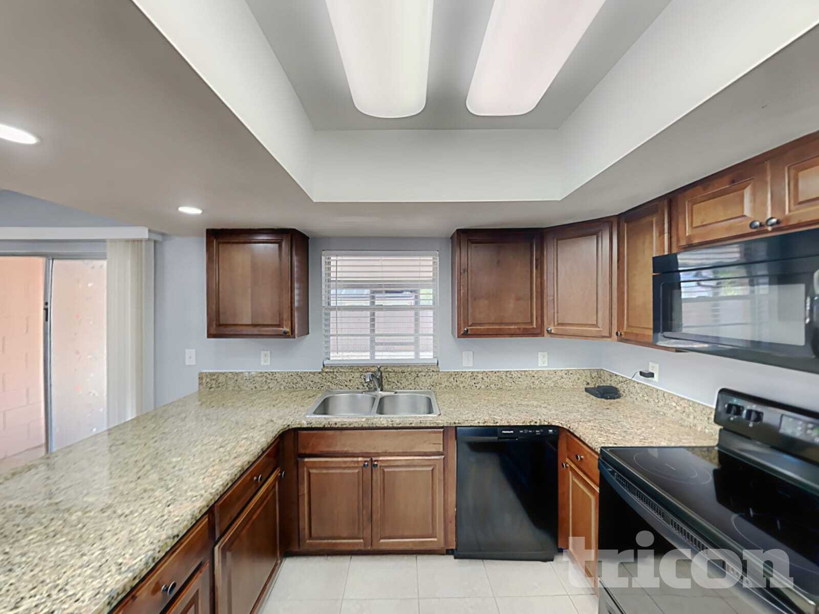 Building Photo - 8206 Clermont St