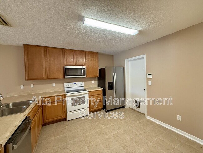 Building Photo - 4680 Playschool Dr