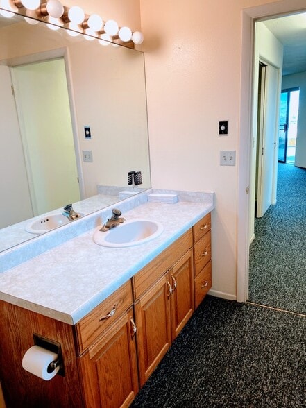 Building Photo - 2330 S Adonis Cir