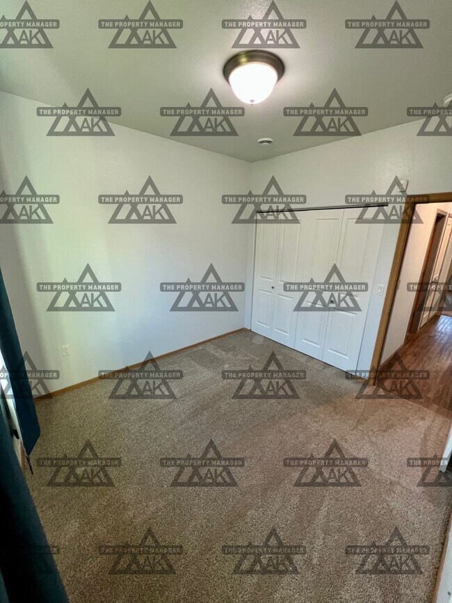 Building Photo - Spacious & Dog-Friendly 3BD/2BA Home with ...