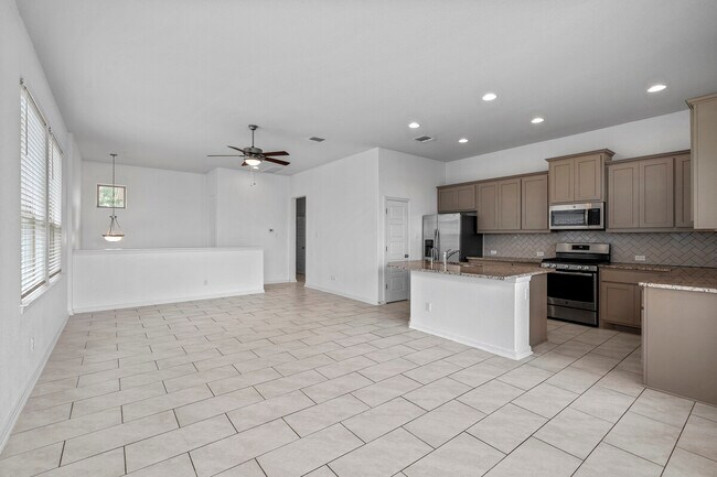 Building Photo - 18005 Pomelo Ln