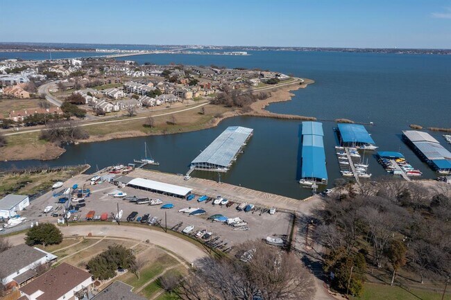 Building Photo - 5742 Marina Dr