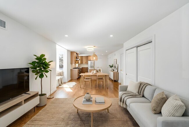 Building Photo - 11 Walnut St