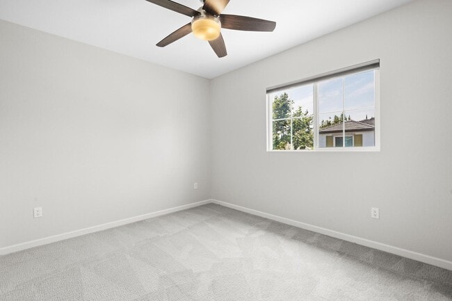 Building Photo - Modern Luxury 4-Bedroom 3-Bathroom Home wi...