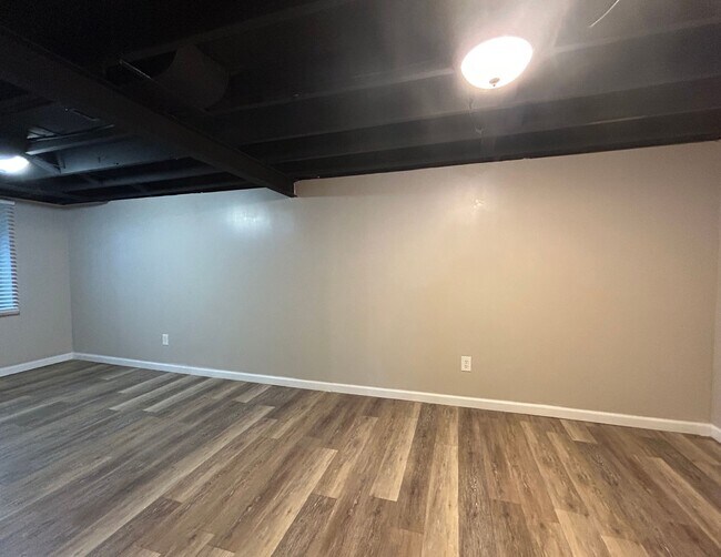 Building Photo - 1337 Odessa Dr