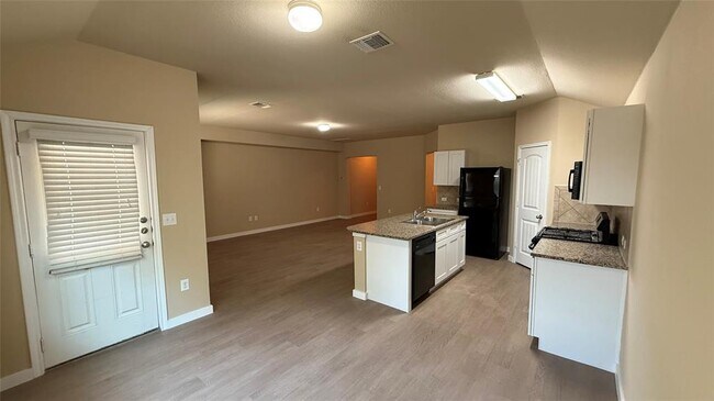Building Photo - 804 Red Tails Dr