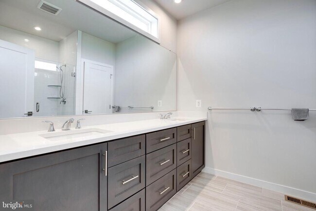 Building Photo - 14371 Beckett Glen Cir
