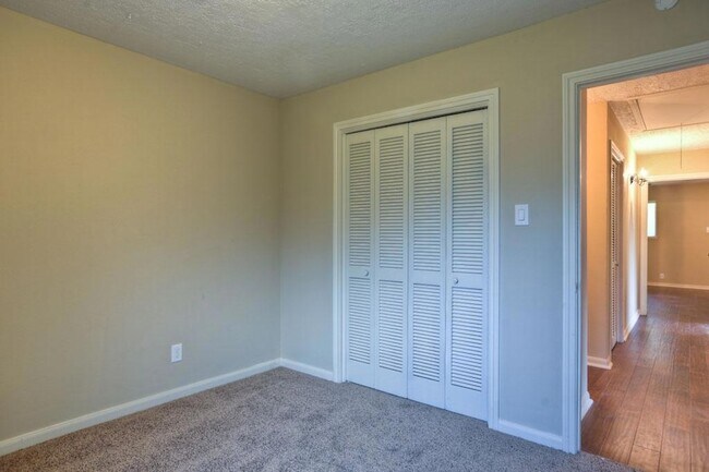 Building Photo - 1138 Cottage Oak Ln