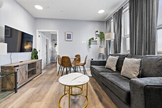 Building Photo - 95 Broadway