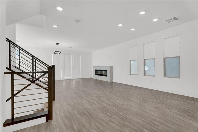 Building Photo - Stunning 4-Bedroom Home in Gated Community Near I-215 & Top Amenities!