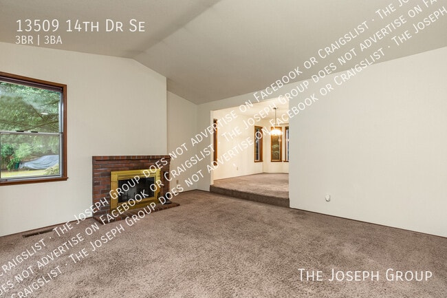 Building Photo - 13509 14th Dr SE