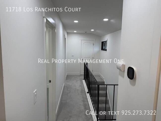 Building Photo - 11718 Los Ranchitos Ct