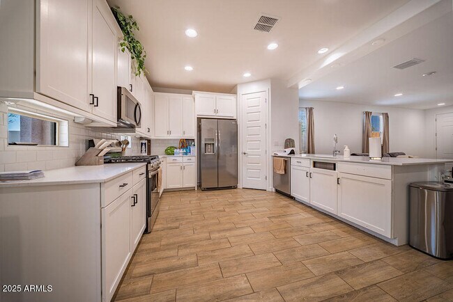 Building Photo - 4911 N 193rd Dr