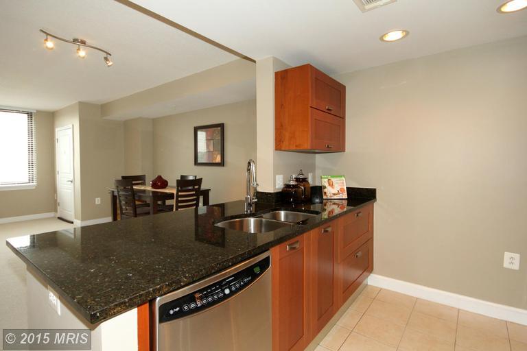 Building Photo - 2451 Midtown Ave