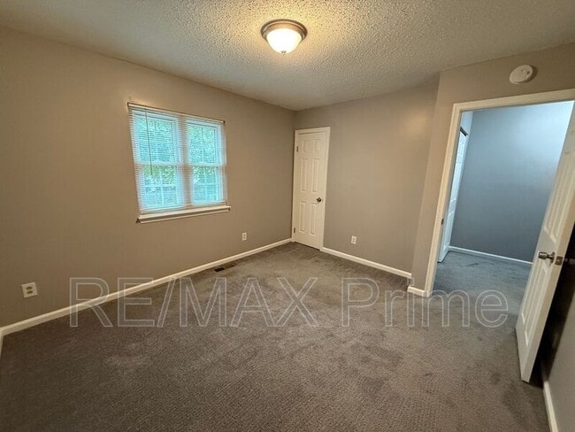 Building Photo - 906 Seabreeze Ct