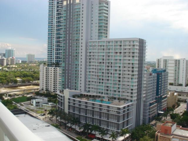 Building Photo - 1060 Brickell Ave