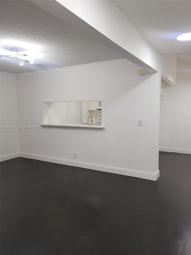 Building Photo - 8075 NW 71st Ct