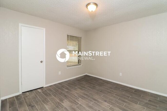 Building Photo - 4 Bedroom Pet-Friendly Home in North Richl...