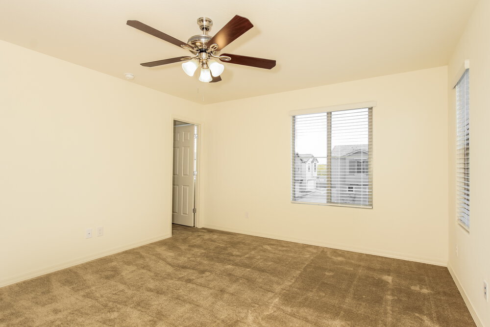 Building Photo - 3815 S 58th Ln