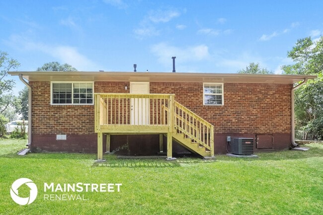 Building Photo - 8904 Channing Dr