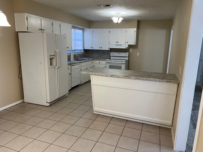 Building Photo - 209 Manson Dr