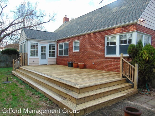 Building Photo - 5 br, 3 bath House - 4116 Gosnold Ave