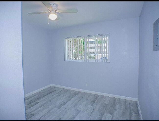 Building Photo - 3931 Riviera Dr
