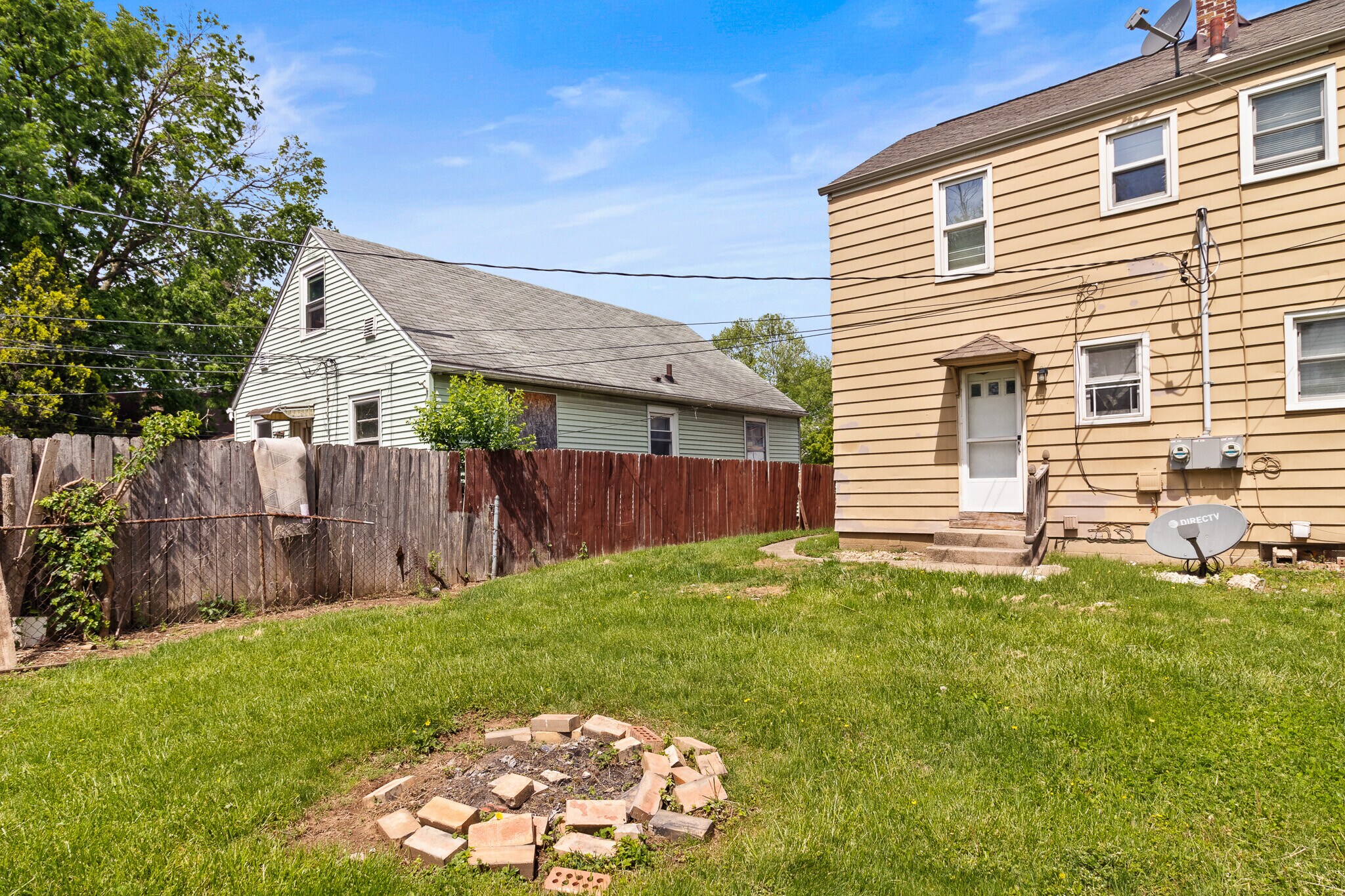 Exterior Back - 1725 E Frankfort St