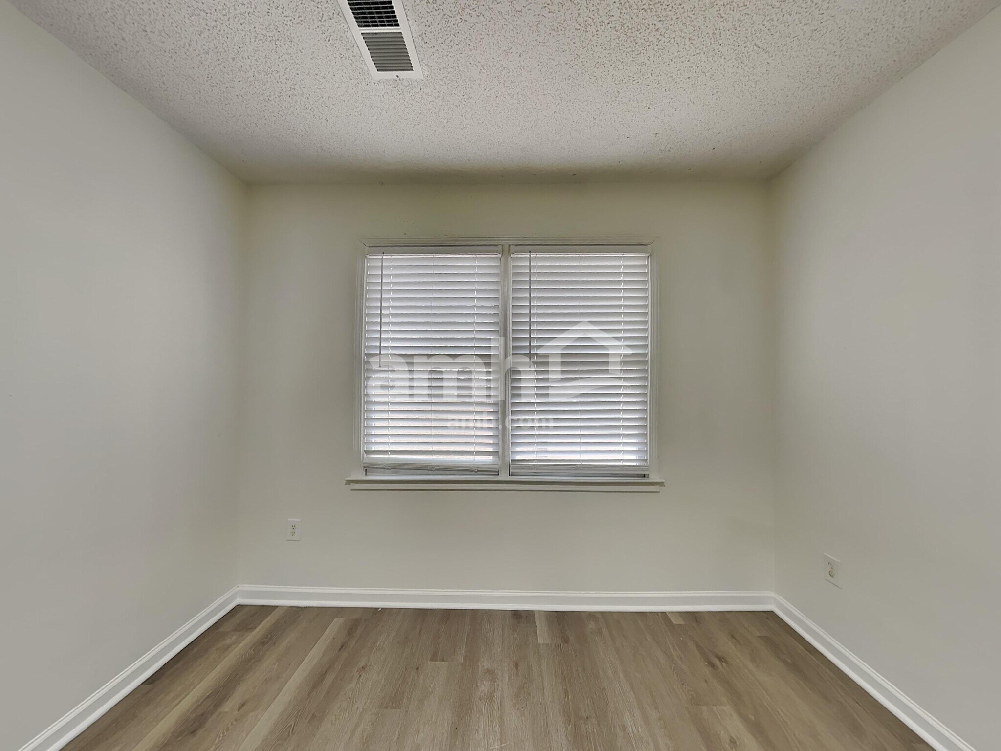 Building Photo - 609 Two Gait Ln