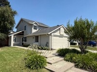Building Photo - Updated 2 Bed + Loft / 2 Bath Home in Desi...