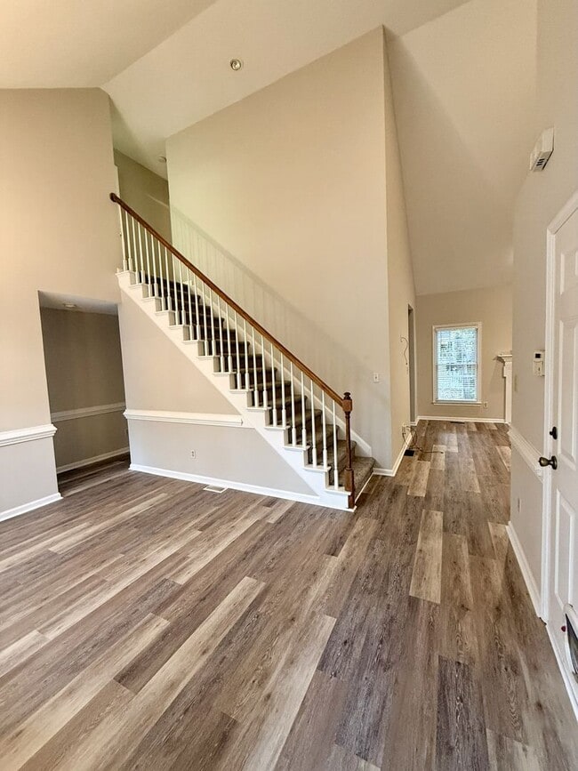 Building Photo - 1024 Laurens Way