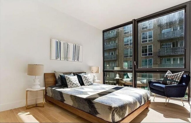 Building Photo - 1 bedroom in Long Island City NY 11101